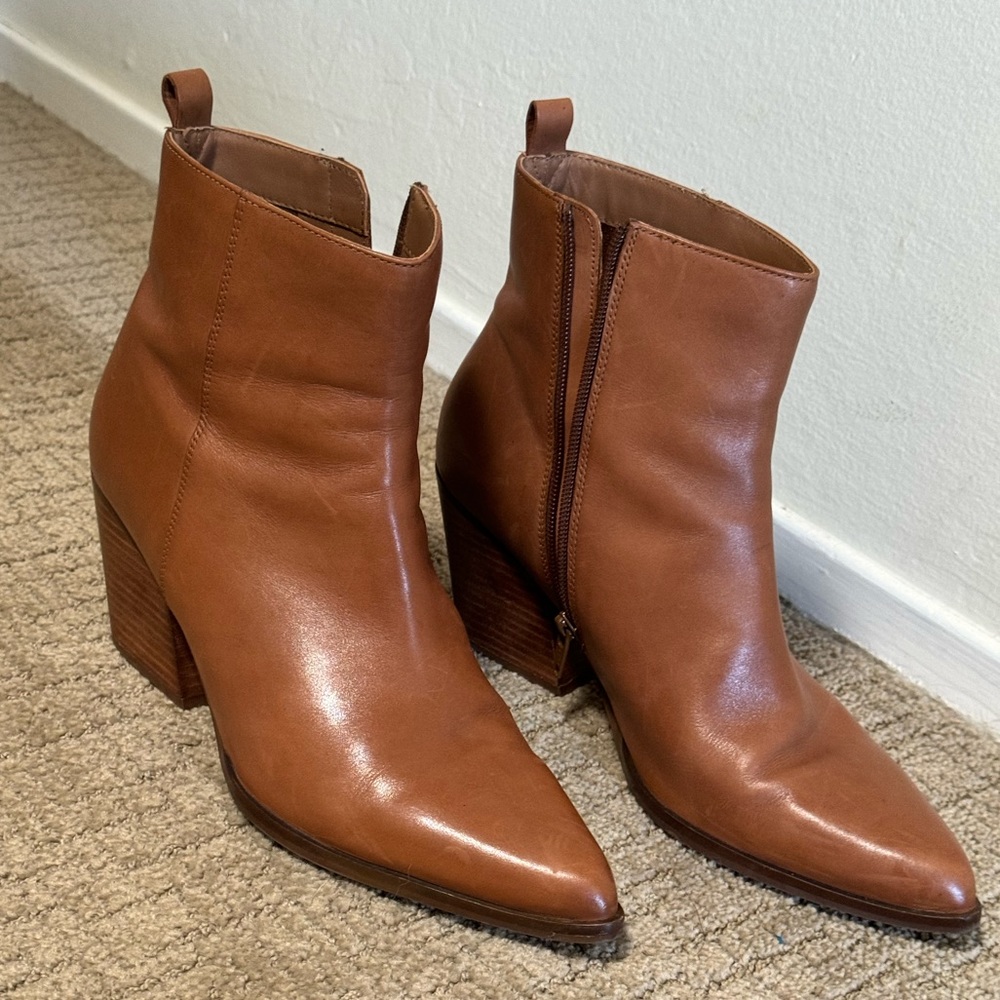 Seychelles tan leather heeled booties, size 10
